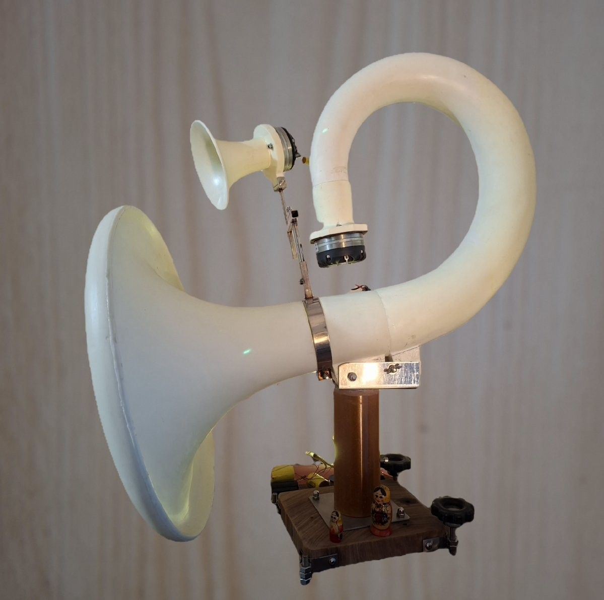 Trang Công Thái instrument section image 2